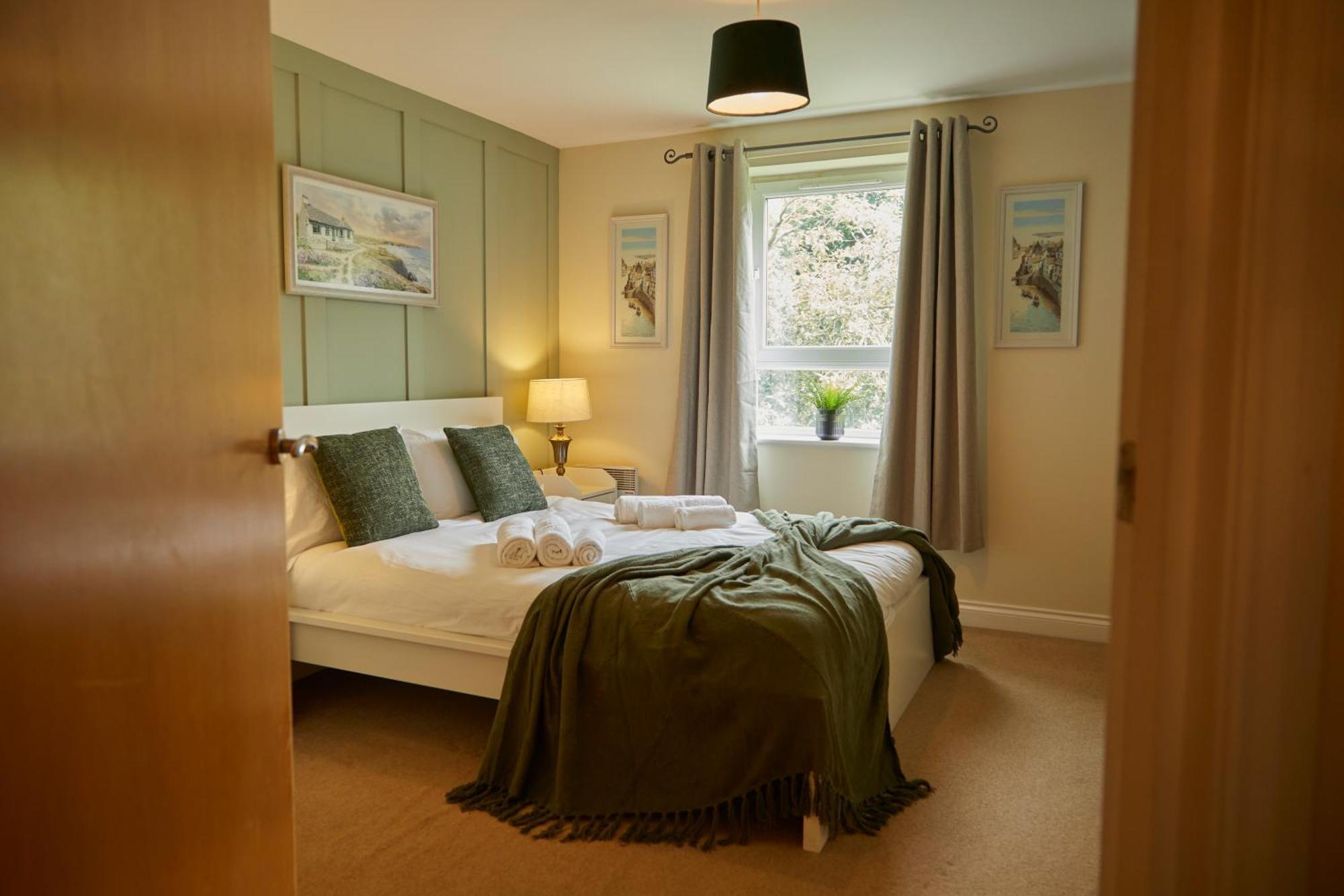 Stylish 2-Bedroom Apartment With Free Parking Halifax Exteriör bild
