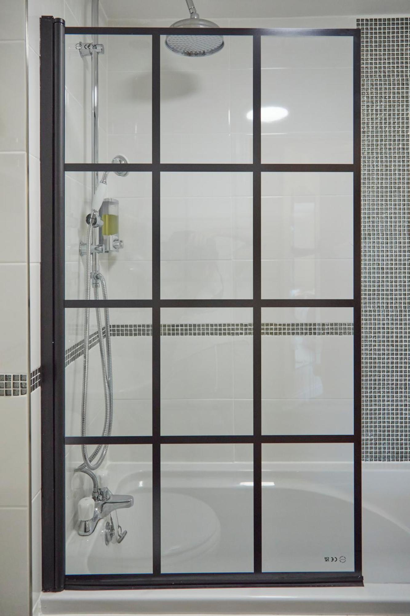 Stylish 2-Bedroom Apartment With Free Parking Halifax Exteriör bild